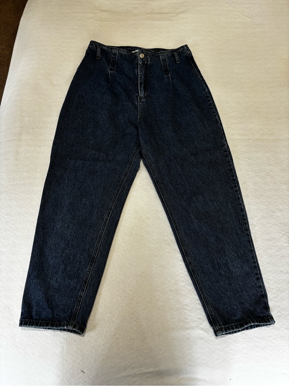 Vintage High-Waist Women’s Jeans in Dark Black Wash
